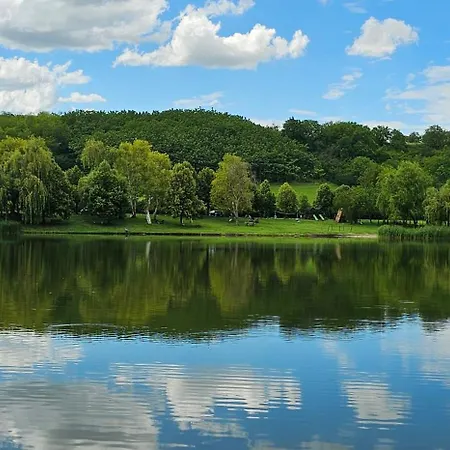 Neo Hill Jezero Bruje